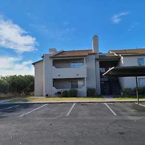 2bed 1 Bath Near Nellis Afb & The Strip Apartment